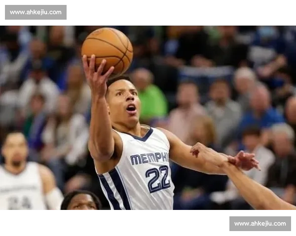 贝恩：孟菲斯的爱，藏在真实的褶皱里